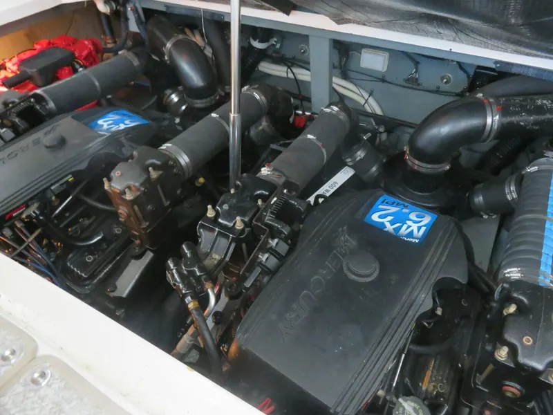 Slide: The Image of Sea Ray 340 Sundancer 2001 - 15