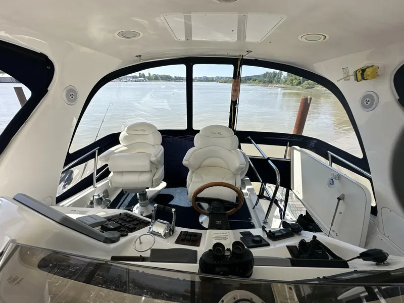 Slide: The Image of Sea Ray 480 Sedan Bridge 2000 - 16