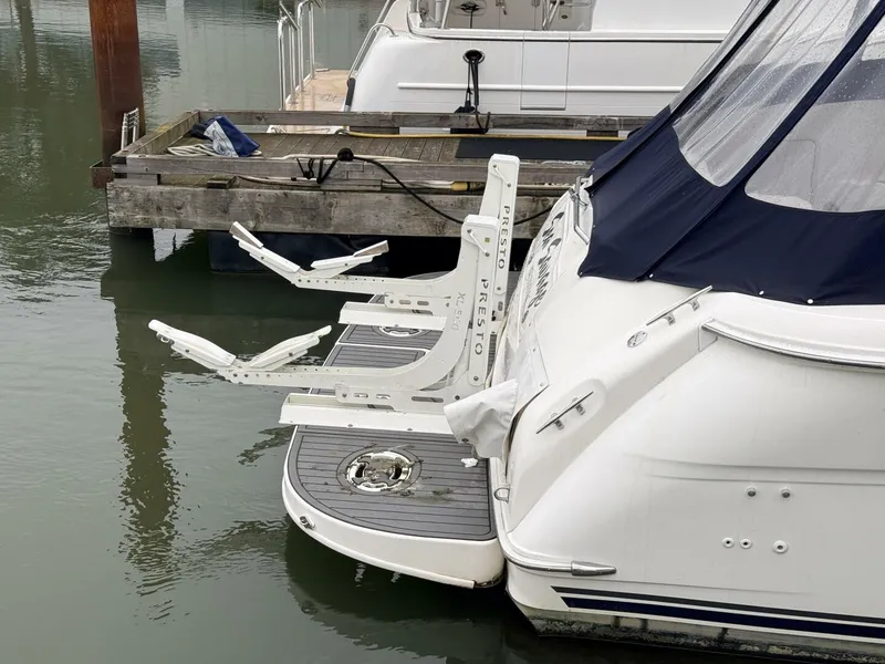 Slide: The Image of Sea Ray 480 Sedan Bridge 2000 - 2