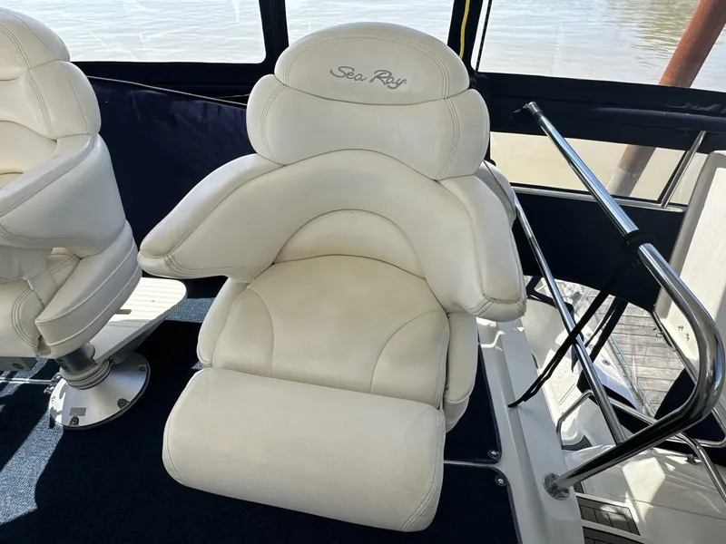 Slide: The Image of Sea Ray 480 Sedan Bridge 2000 - 26