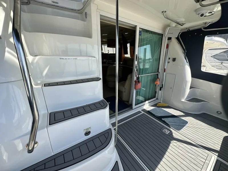 Slide: The Image of Sea Ray 480 Sedan Bridge 2000 - 9