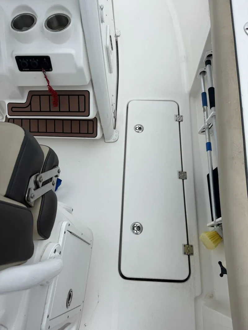 Slide: The Image of Tidewater 256 CC Adventure 2022 - 12