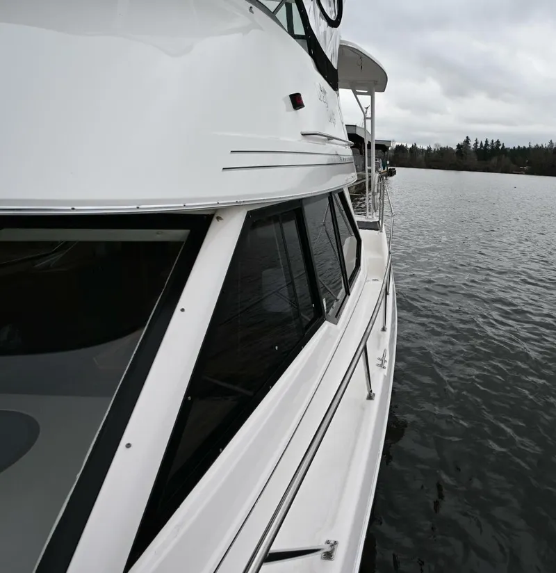Slide: The Image of Bayliner 4087 Aft Cabin Motoryacht 1996 - 17