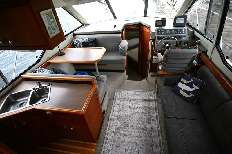 Slide: The Image of Bayliner 4087 Aft Cabin Motoryacht 1996 - 20