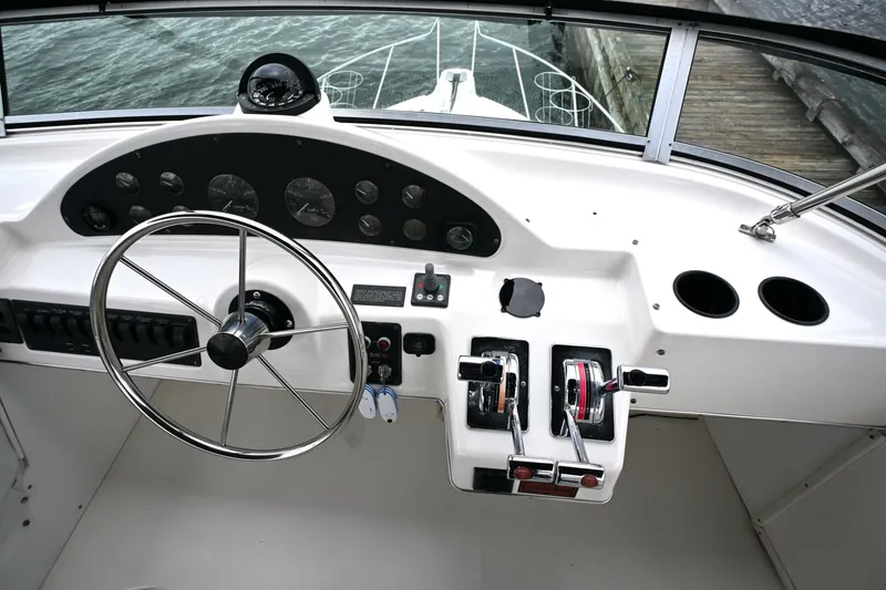 Slide: The Image of Bayliner 4087 Aft Cabin Motoryacht 1996 - 23