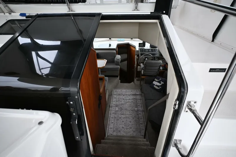 Slide: The Image of Bayliner 4087 Aft Cabin Motoryacht 1996 - 26