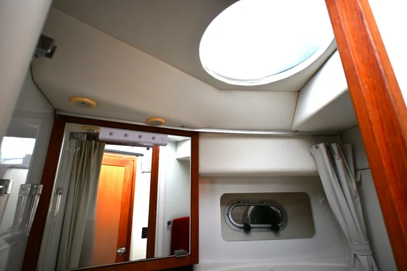 Slide: The Image of Bayliner 4087 Aft Cabin Motoryacht 1996 - 35