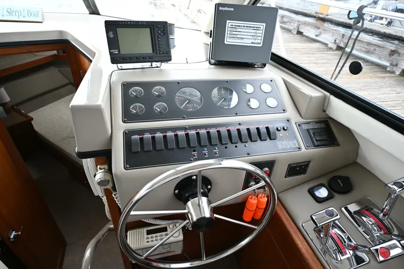 Slide: The Image of Bayliner 4087 Aft Cabin Motoryacht 1996 - 50