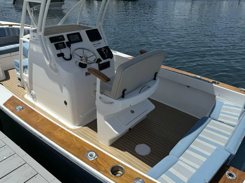 Slide: The Image of Vanquish Bristol Harbor 23 CC 2017 - 3