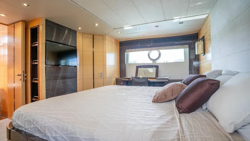 Slide: The Image of Sunseeker 68' Sport Yacht 2014 - 38