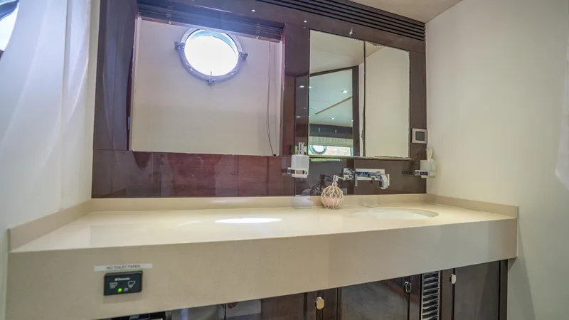 Slide: The Image of Sunseeker 68' Sport Yacht 2014 - 41