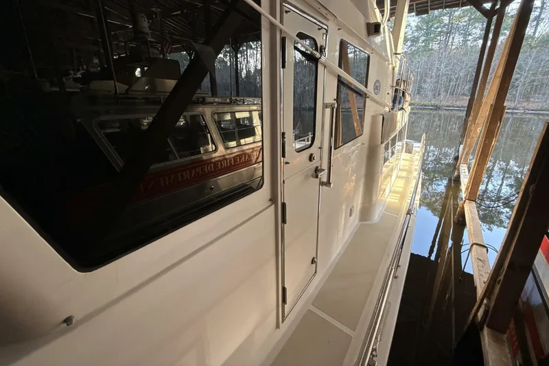 Slide: The Image of Symbol Pilothouse Trawler 2007 - 21