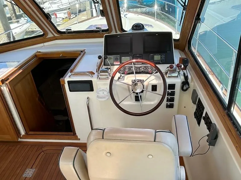 Slide: The Image of Sabre 42 Express 2004 - 10