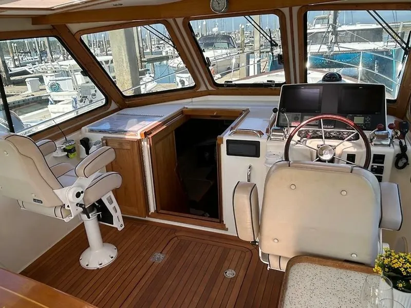 Slide: The Image of Sabre 42 Express 2004 - 15