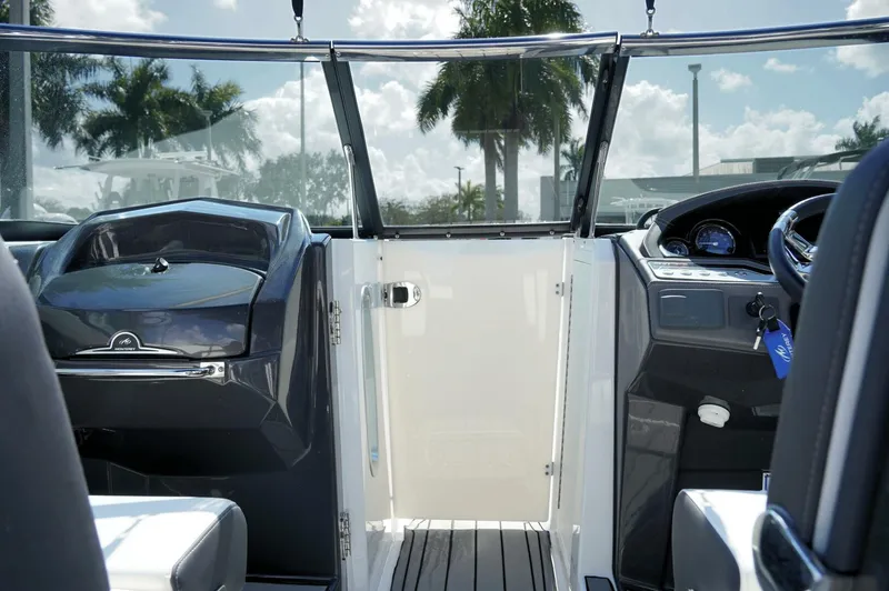 Slide: The Image of Monterey 275SS 2023 - 13