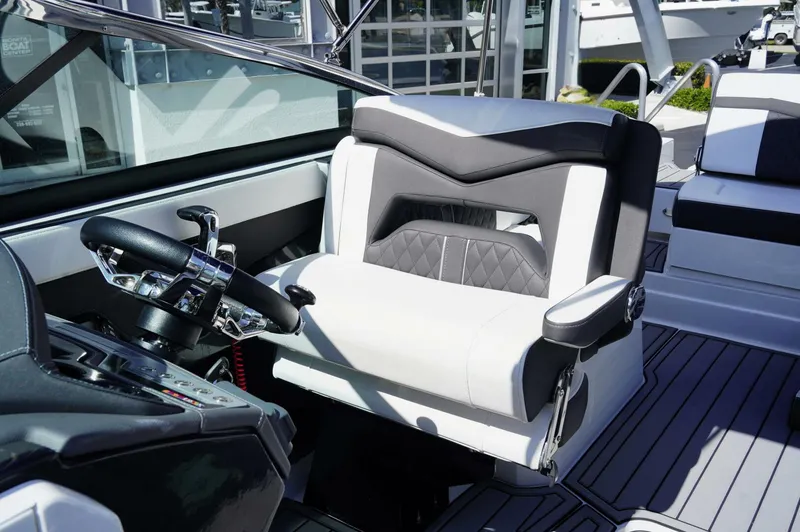 Slide: The Image of Monterey 275SS 2023 - 19