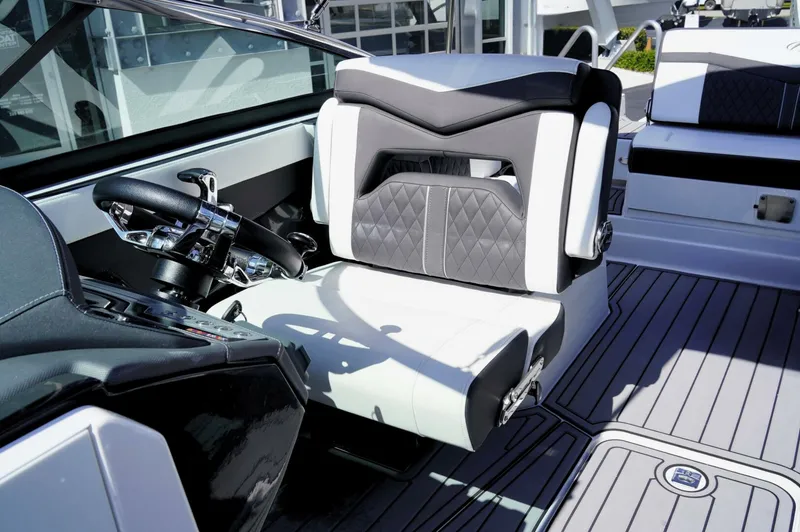 Slide: The Image of Monterey 275SS 2023 - 20