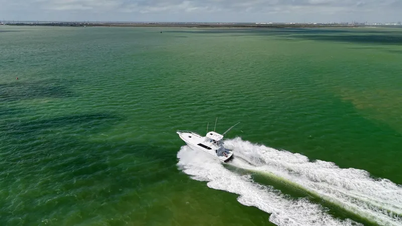 Slide: The Image of Hatteras 50 Convertible 2002 - 44