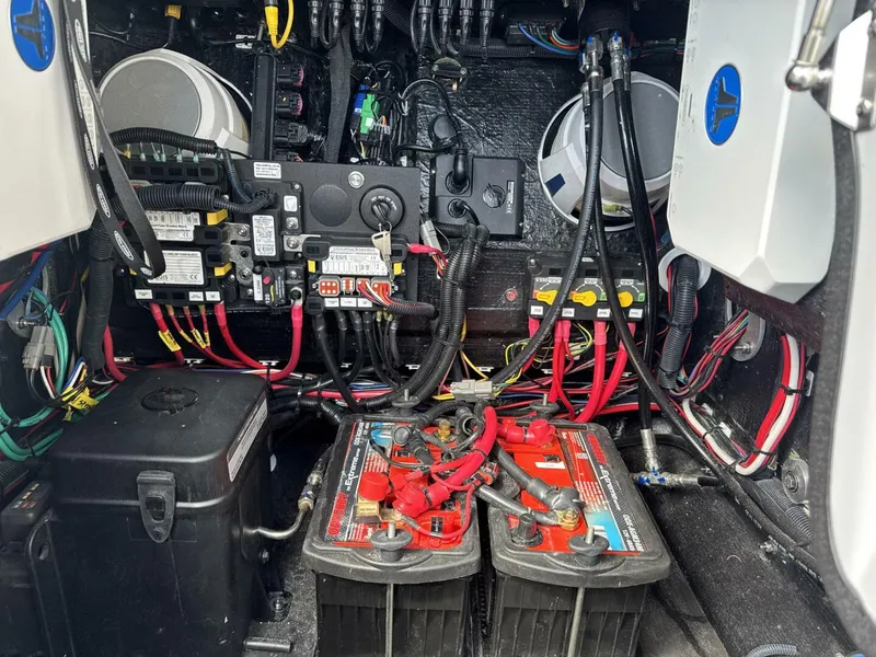Slide: The Image of Yellowfin 24 Bay Boat 2026 - 7