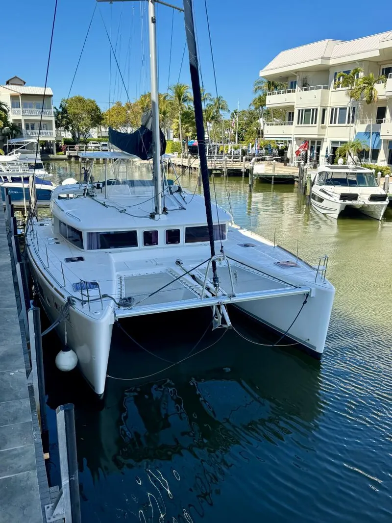 The Image of Lagoon 450 F 2012 - 0
