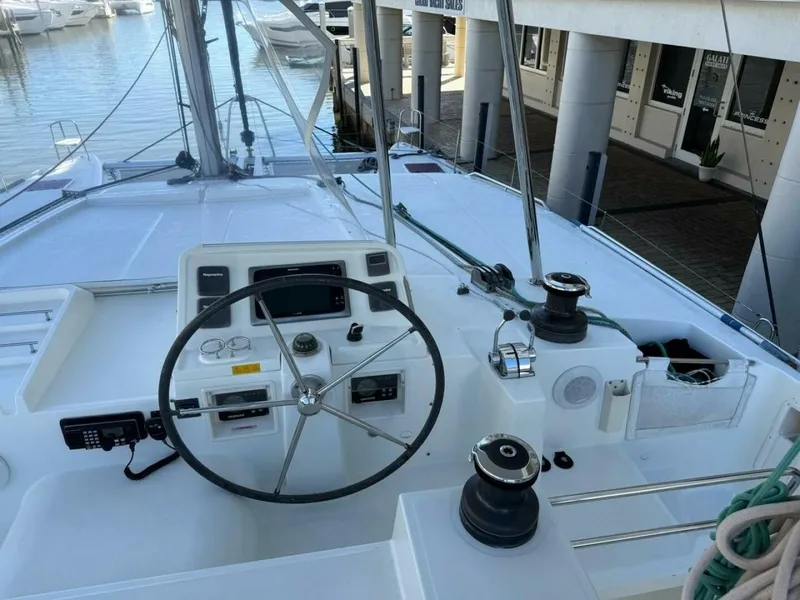 Slide: The Image of Lagoon 450 F 2012 - 5