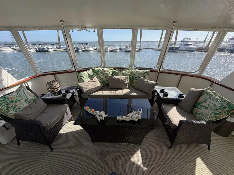 Slide: The Image of Hatteras Motor Yacht 1987 - 14