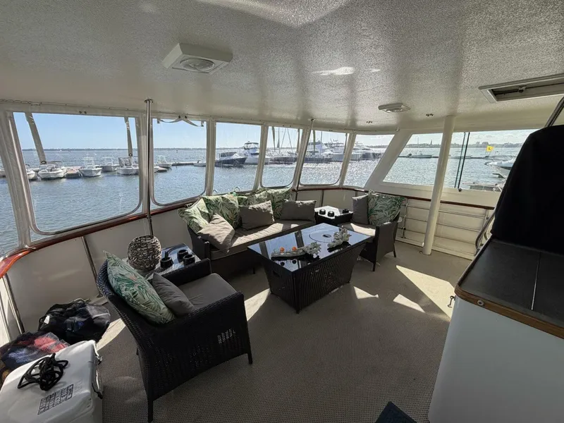 Slide: The Image of Hatteras Motor Yacht 1987 - 15