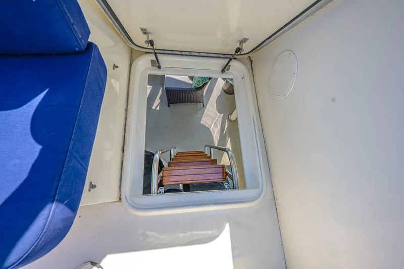 Slide: The Image of Hatteras Motor Yacht 1987 - 18