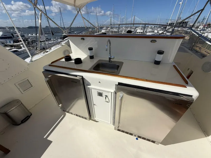 Slide: The Image of Hatteras Motor Yacht 1987 - 24