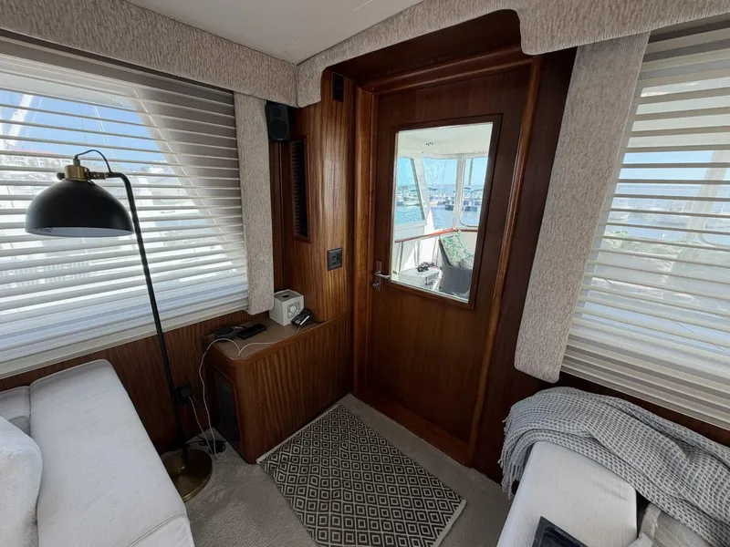 Slide: The Image of Hatteras Motor Yacht 1987 - 28