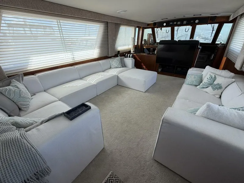 Slide: The Image of Hatteras Motor Yacht 1987 - 30
