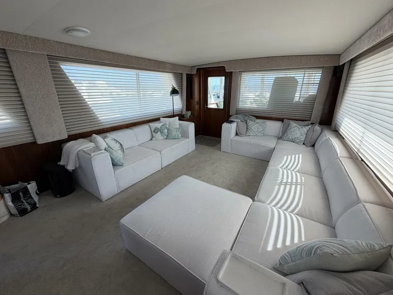 Slide: The Image of Hatteras Motor Yacht 1987 - 32