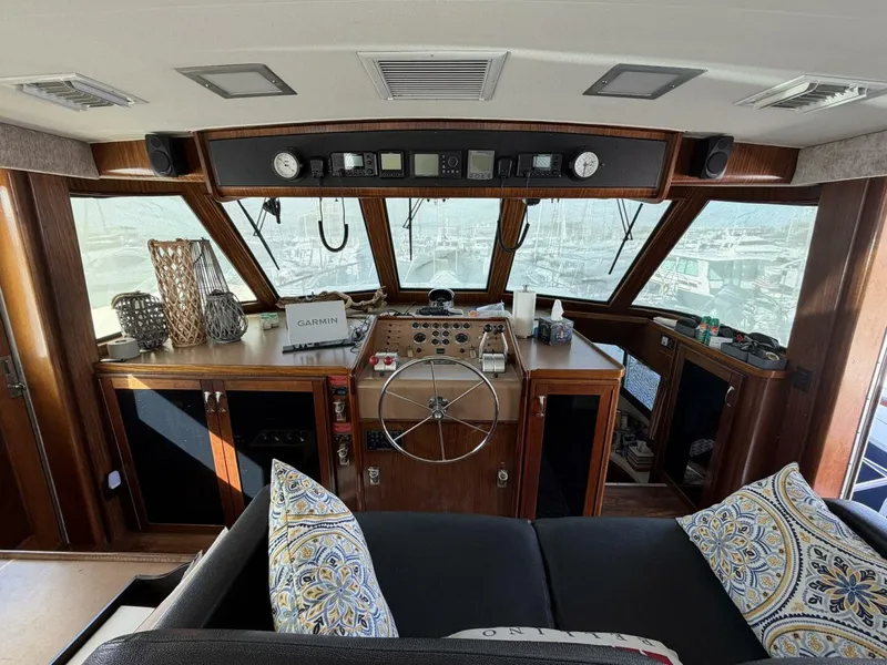 Slide: The Image of Hatteras Motor Yacht 1987 - 36