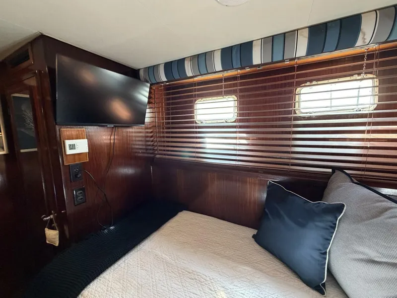 Slide: The Image of Hatteras Motor Yacht 1987 - 54