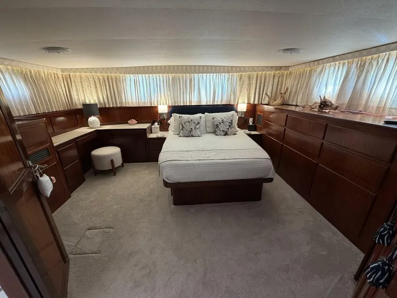 Slide: The Image of Hatteras Motor Yacht 1987 - 57