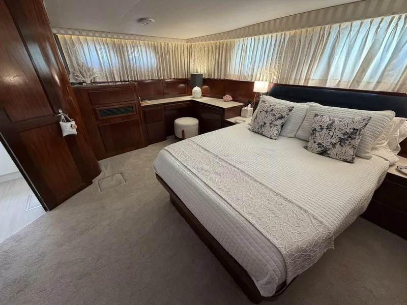 Slide: The Image of Hatteras Motor Yacht 1987 - 58