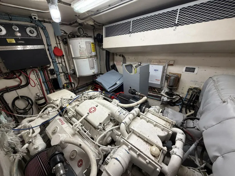 Slide: The Image of Hatteras Motor Yacht 1987 - 72