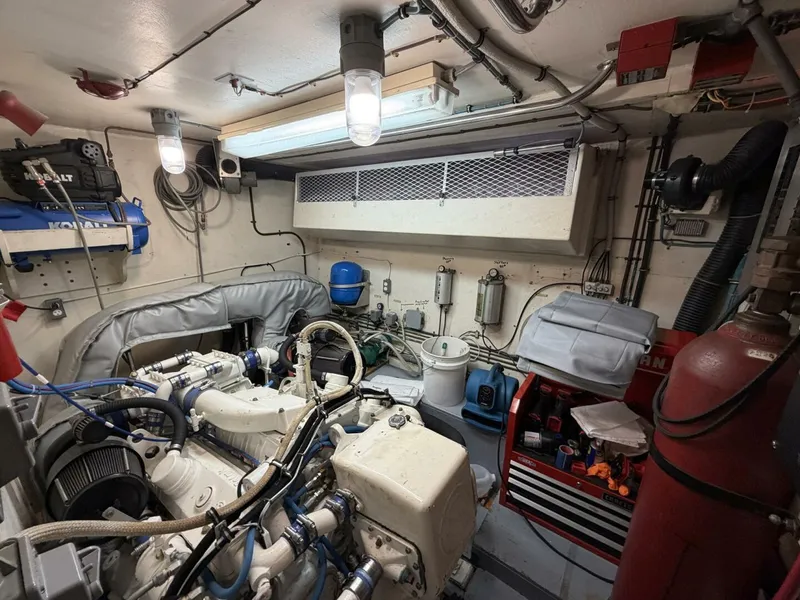 Slide: The Image of Hatteras Motor Yacht 1987 - 73