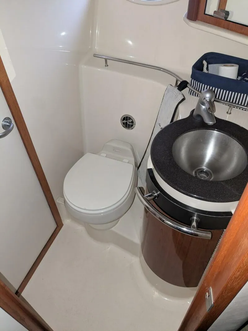 Slide: The Image of Sea Ray 390 Sundancer 2004 - 10