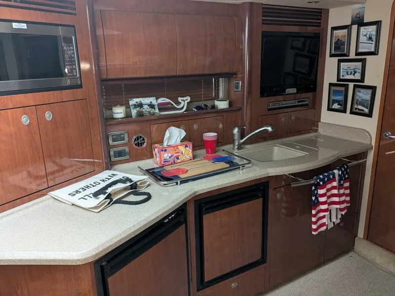 Slide: The Image of Sea Ray 390 Sundancer 2004 - 8