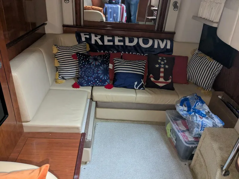 Slide: The Image of Sea Ray 390 Sundancer 2004 - 9