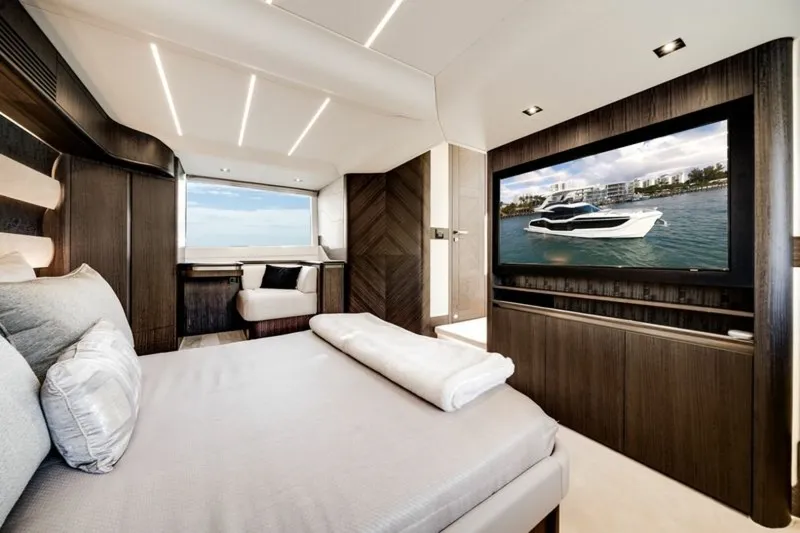 Slide: The Image of Galeon 560 FLY 2024 - 11