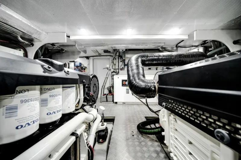 Slide: The Image of Galeon 560 FLY 2024 - 19