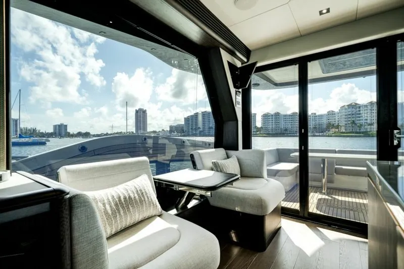 Slide: The Image of Galeon 560 FLY 2024 - 29