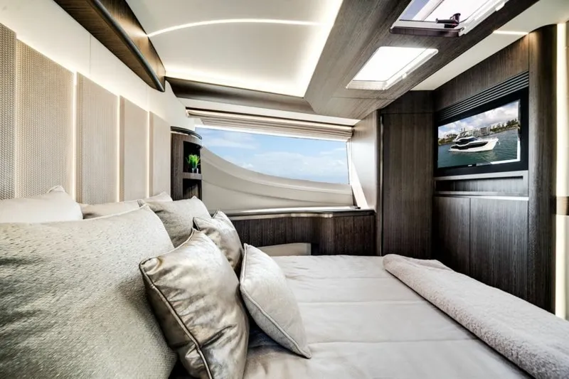 Slide: The Image of Galeon 560 FLY 2024 - 3