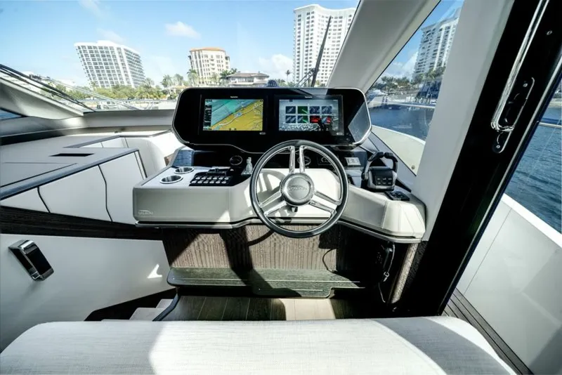 Slide: The Image of Galeon 560 FLY 2024 - 33
