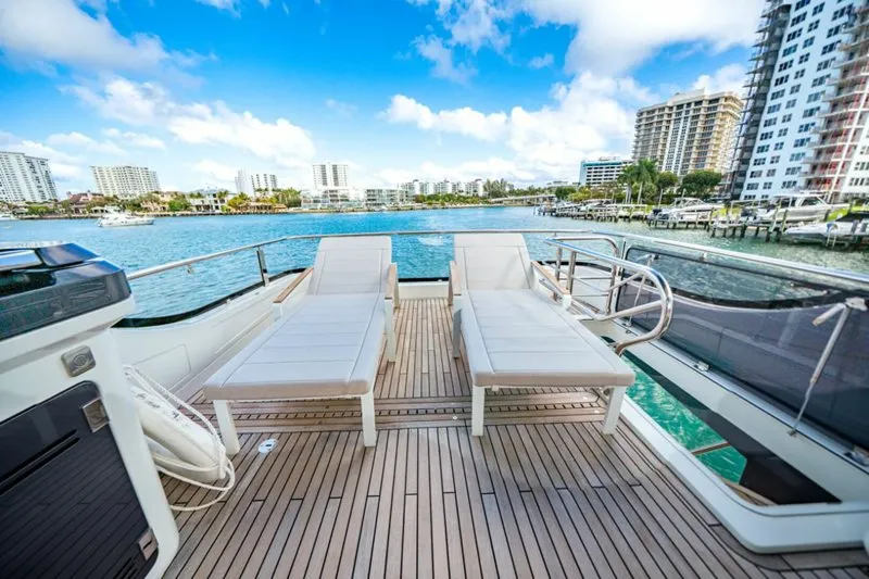Slide: The Image of Galeon 560 FLY 2024 - 39