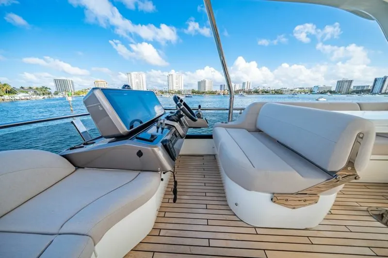 Slide: The Image of Galeon 560 FLY 2024 - 49