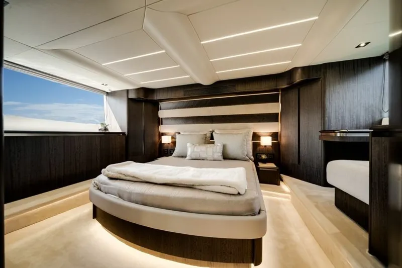Slide: The Image of Galeon 560 FLY 2024 - 8