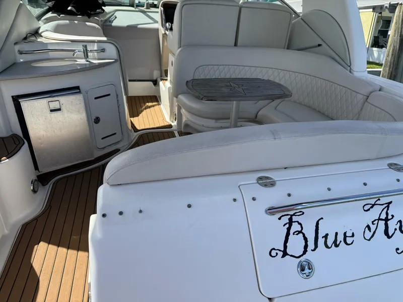 Slide: The Image of Sea Ray 320 Sundancer 2002 - 14